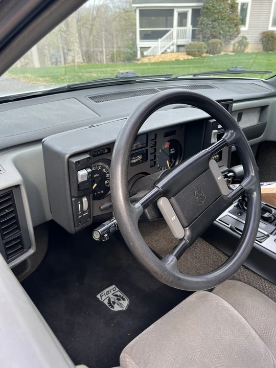 1986 Pontiac Fiero - Image 11 of 14