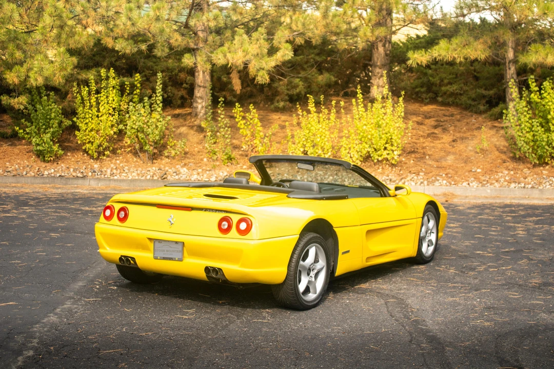 1986 Pontiac Fiero - Image 16 of 31