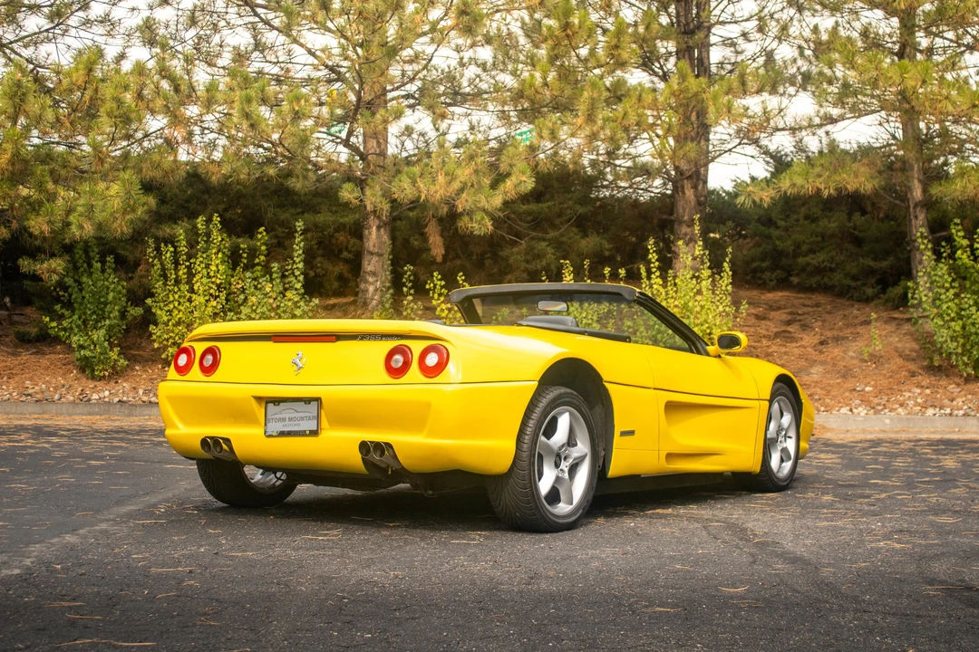 1986 Pontiac Fiero - Image 17 of 31
