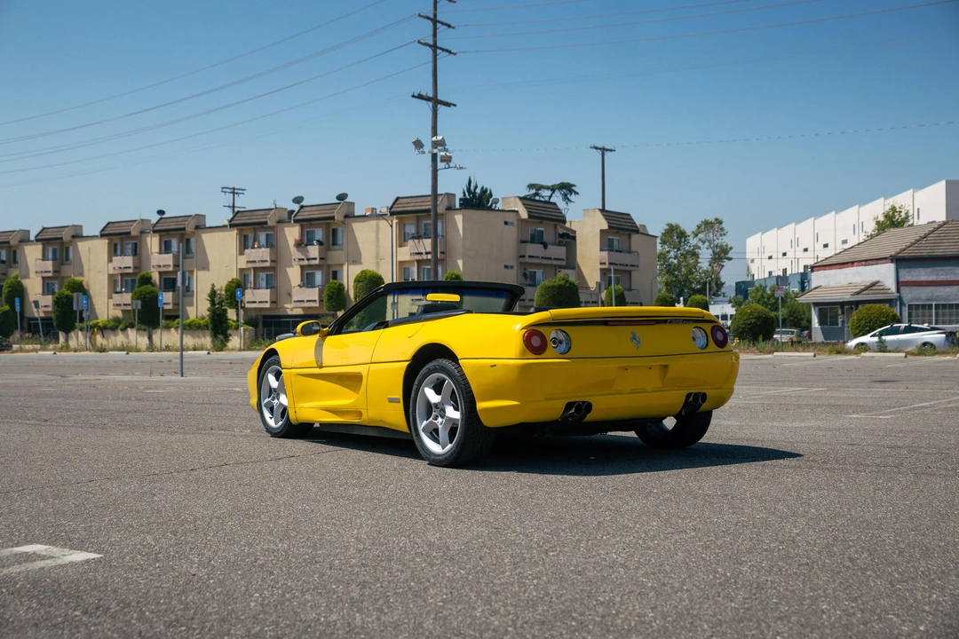 1986 Pontiac Fiero - Image 17 of 31