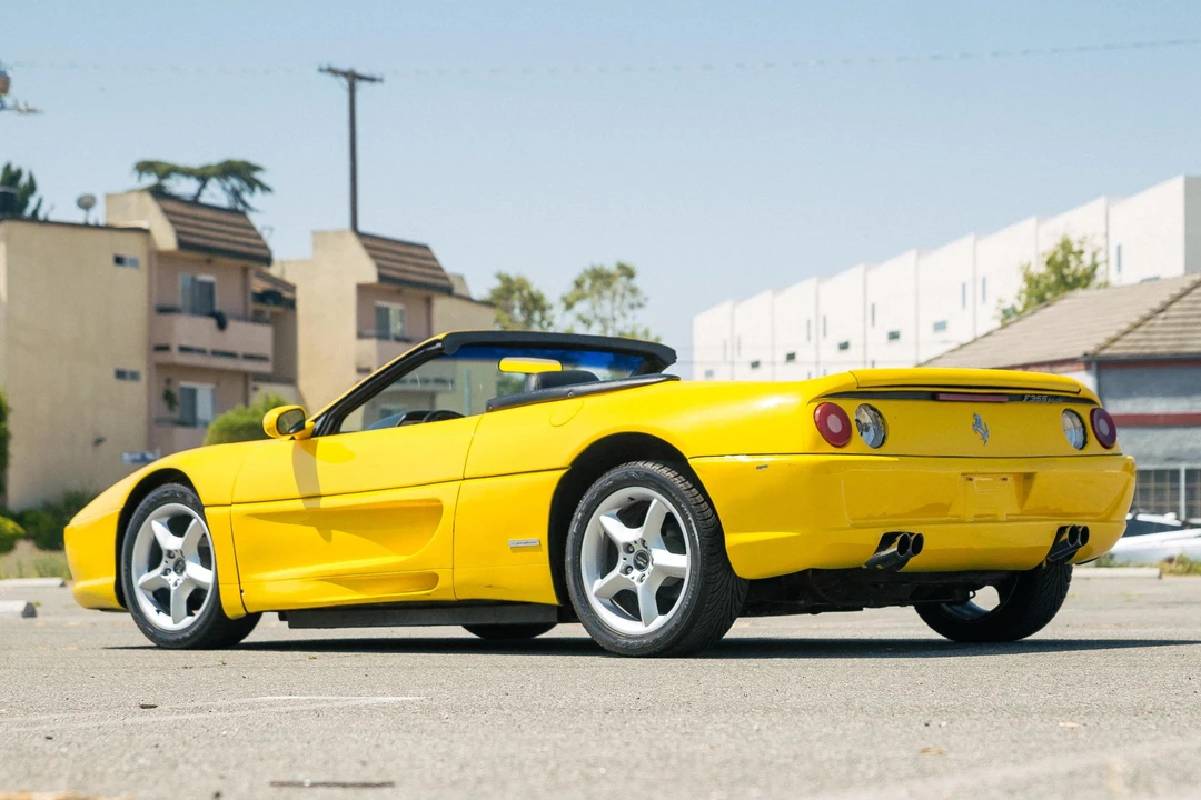 1986 Pontiac Fiero - Image 15 of 31