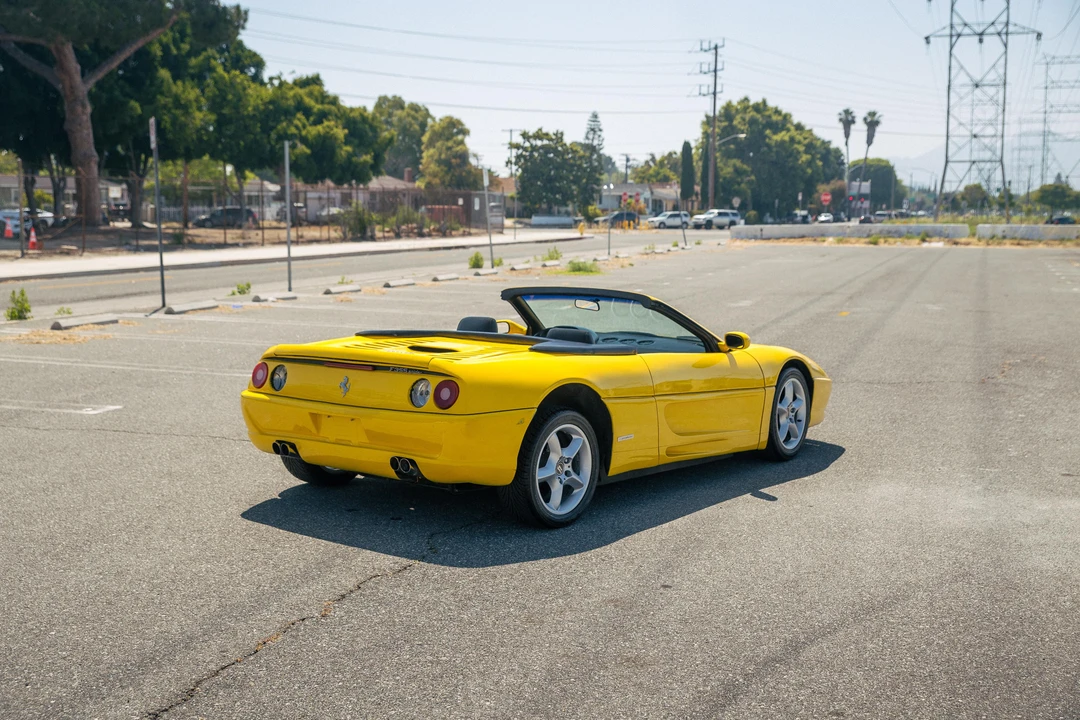 1986 Pontiac Fiero - Image 24 of 31