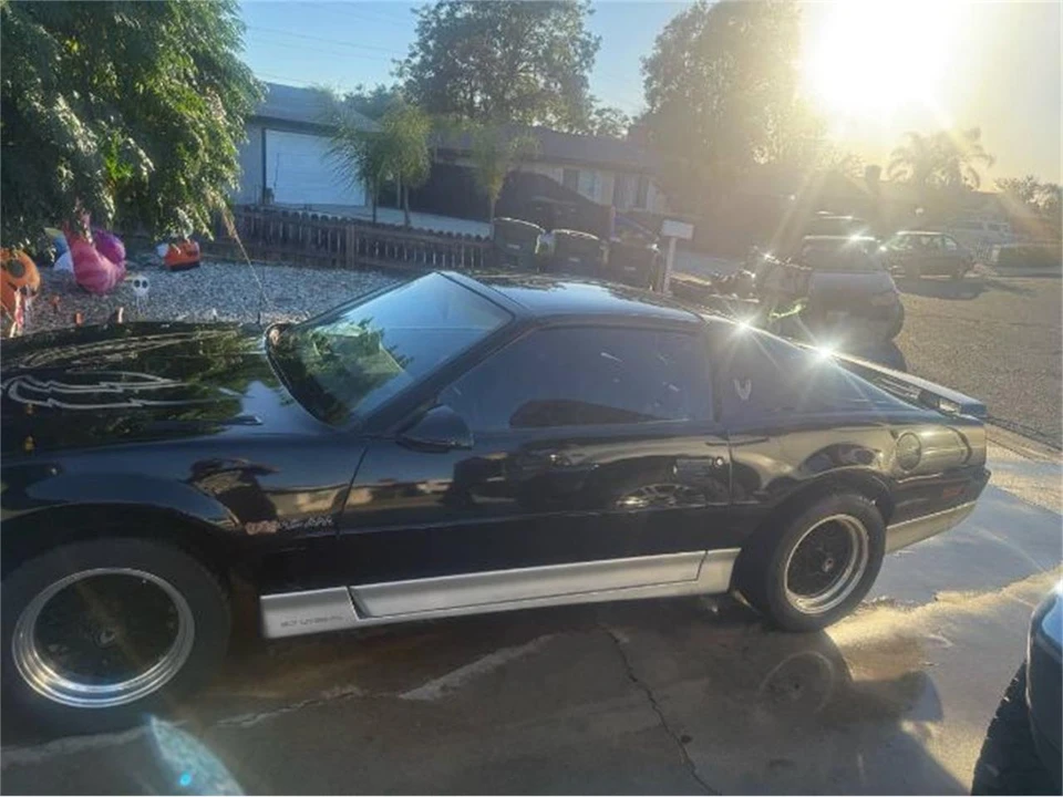 1986 Pontiac Firebird 3rd Gen - Image 9 of 15