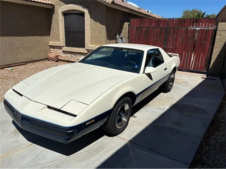 1986 Pontiac Firebird 3rd Gen - Image 9 of 12