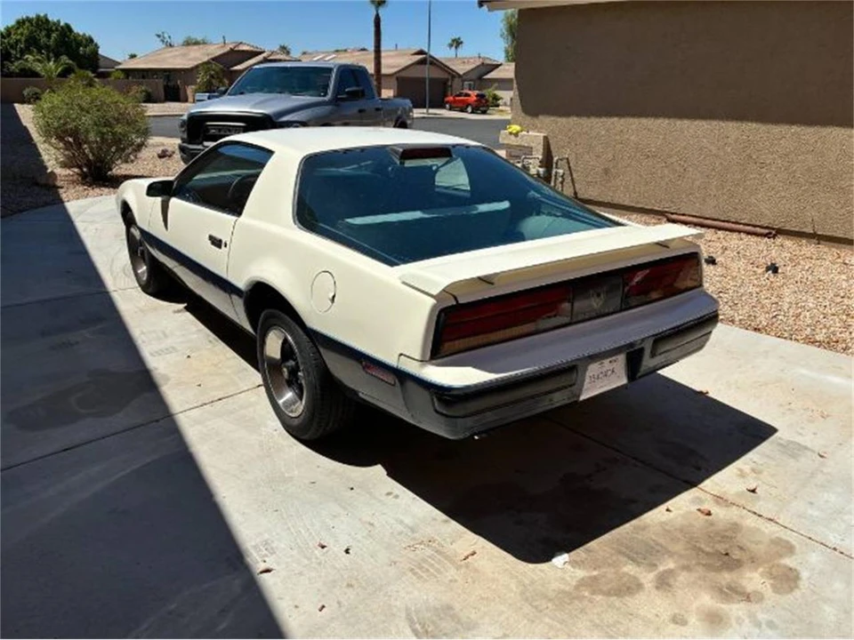 1986 Pontiac Firebird 3rd Gen - Image 8 of 12