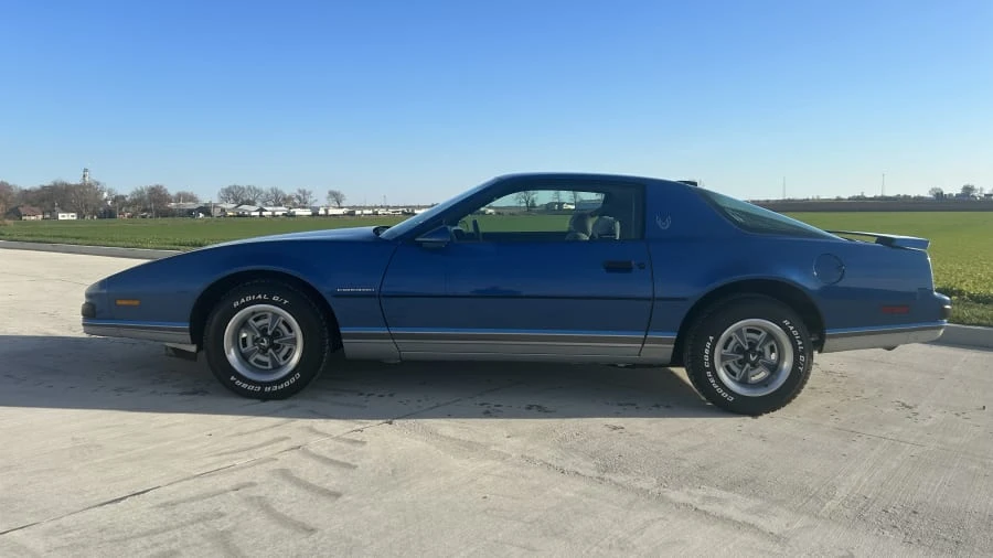 1986 Pontiac Firebird 3rd Gen - Image 2 of 3