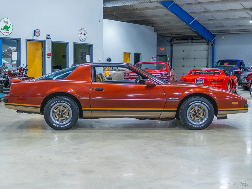 1986 Pontiac Firebird 3rd Gen - Image 8 of 21