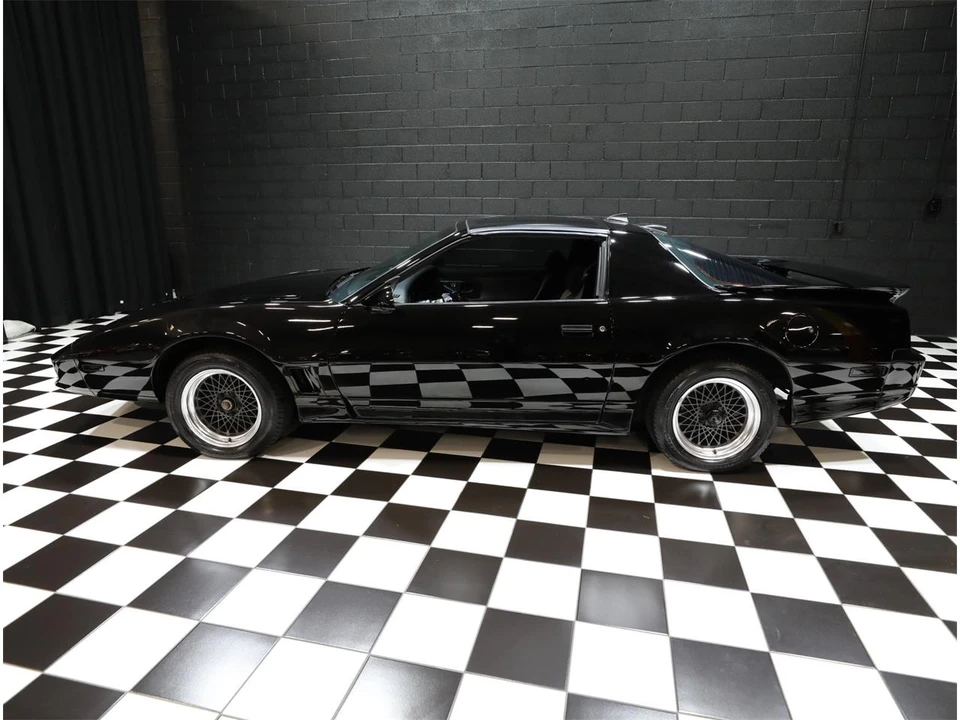 1986 Pontiac Firebird 3rd Gen - Image 7 of 31