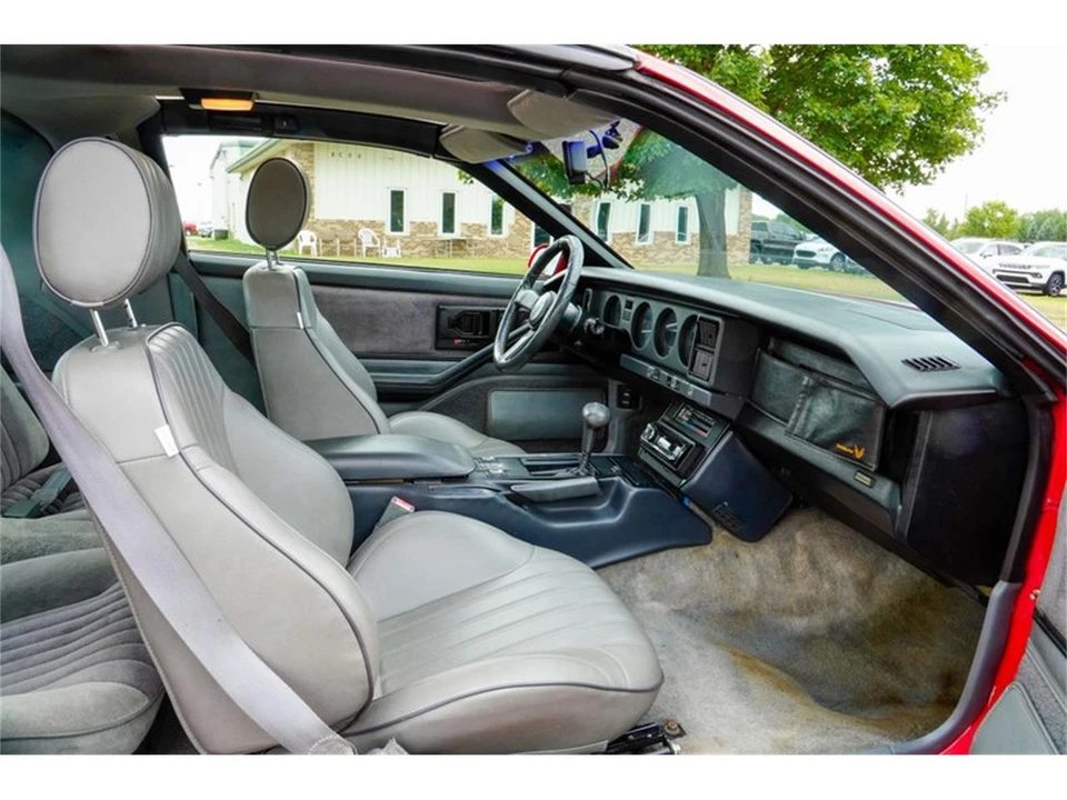 1986 Pontiac Firebird 3rd Gen - Image 15 of 31