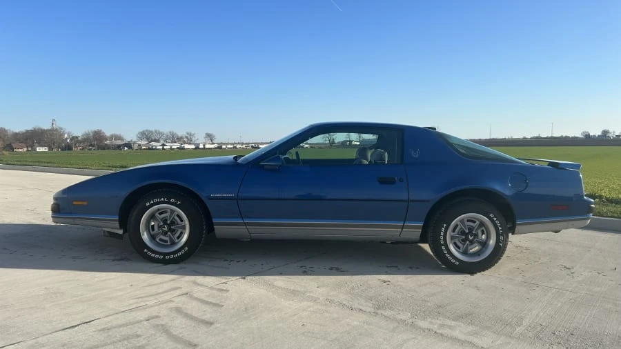 1986 Pontiac Firebird 3rd Gen - Image 3 of 5