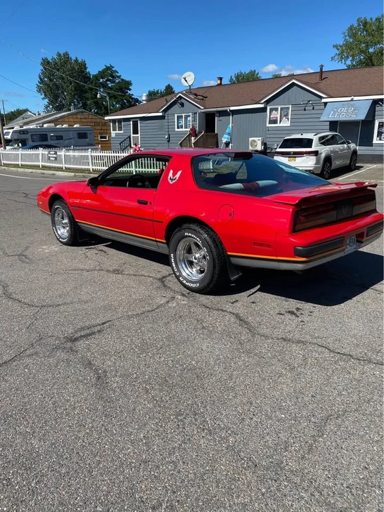 1986 Pontiac Firebird 3rd Gen - Image 4 of 19