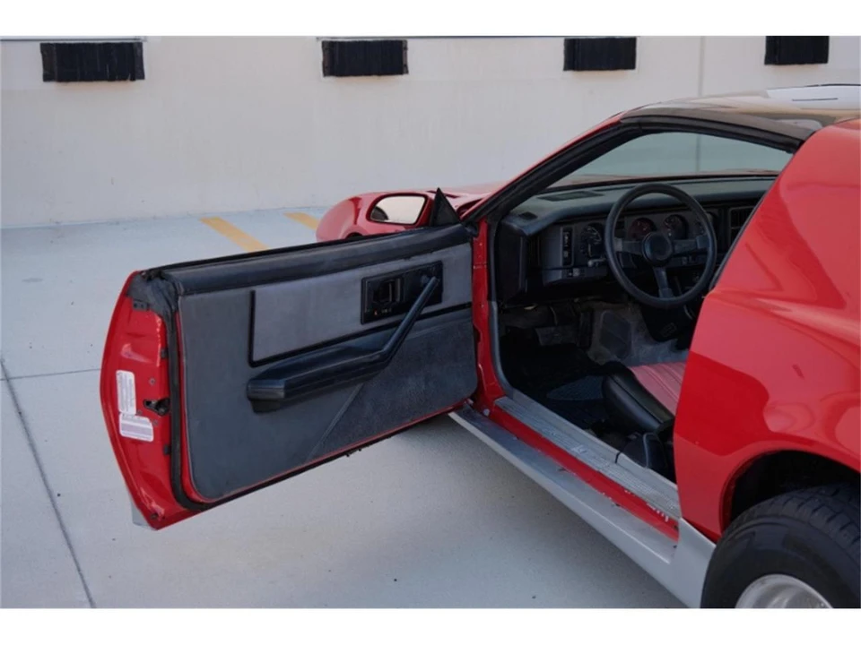 1986 Pontiac Firebird 3rd Gen - Image 7 of 11