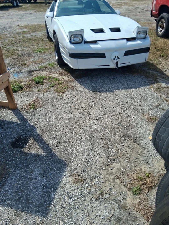 1986 Pontiac Firebird 3rd Gen - Image 4 of 9