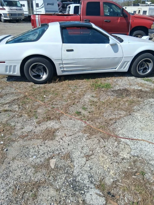 1986 Pontiac Firebird 3rd Gen - Image 3 of 9