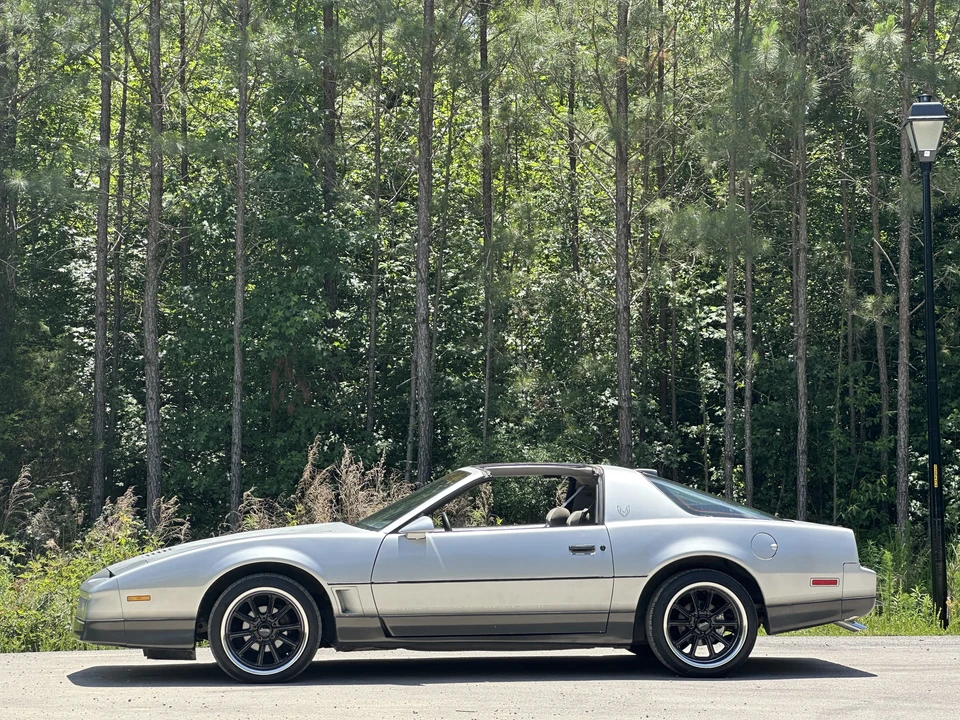 1986 Pontiac Firebird Trans Am 3rd Gen - Image 19 of 31
