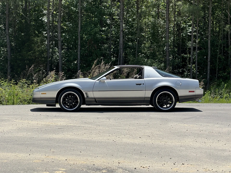 1986 Pontiac Firebird Trans Am 3rd Gen - Image 17 of 31