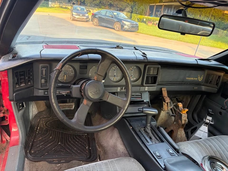 1986 Pontiac Firebird Trans Am 3rd Gen - Image 9 of 12