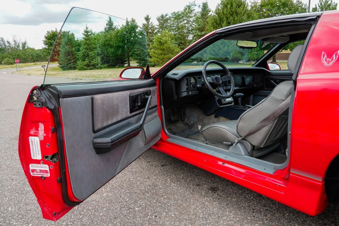 1986 Pontiac Firebird Trans Am 3rd Gen - Image 10 of 31