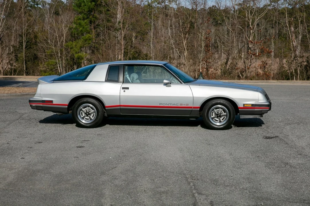 1986 Pontiac Grand Prix 3rd+ Gen - Image 12 of 31