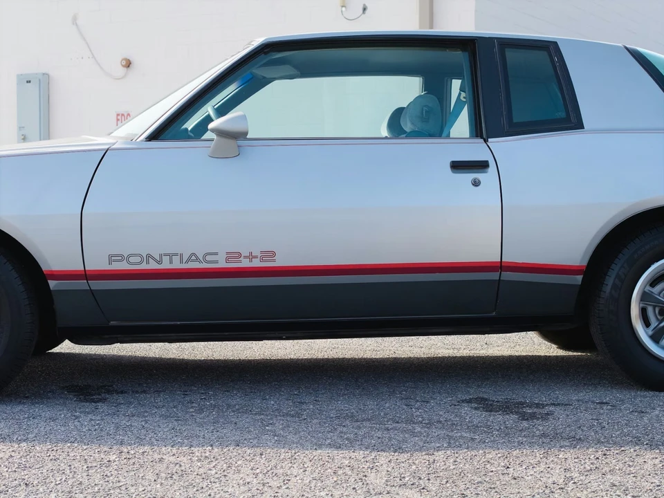 1986 Pontiac Grand Prix 3rd+ Gen - Image 24 of 31