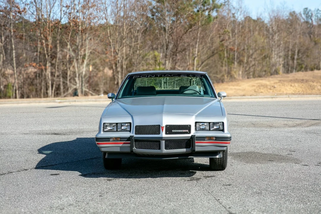 1986 Pontiac Grand Prix 3rd+ Gen - Image 20 of 31