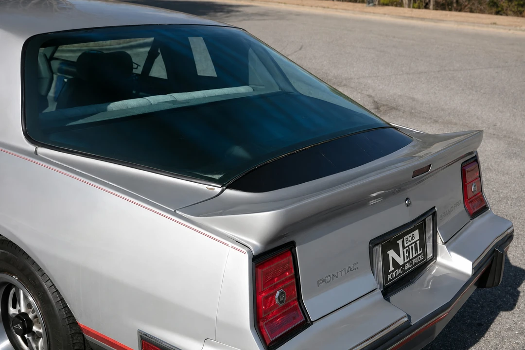 1986 Pontiac Grand Prix 3rd+ Gen - Image 15 of 31