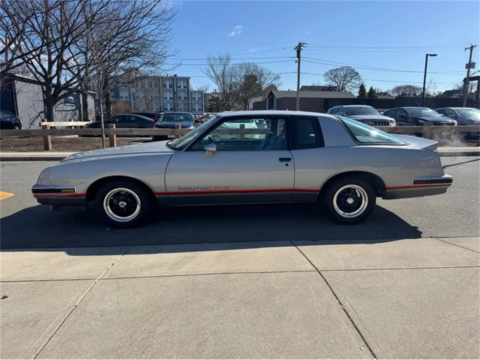 1986 Pontiac Grand Prix 3rd+ Gen - Image 4 of 9