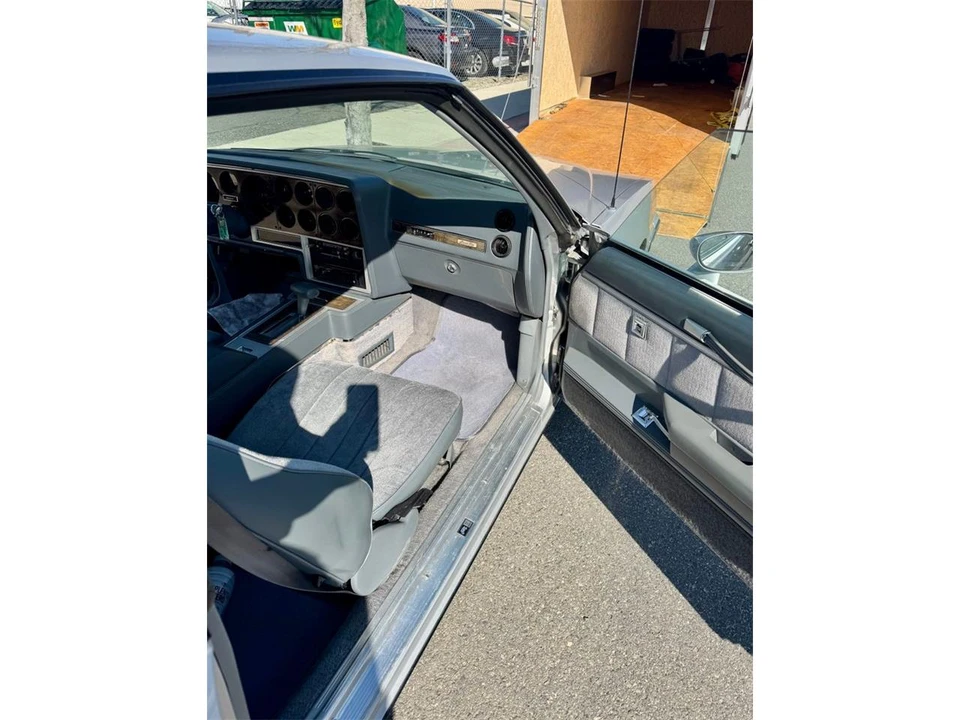 1986 Pontiac Grand Prix 3rd+ Gen - Image 6 of 9