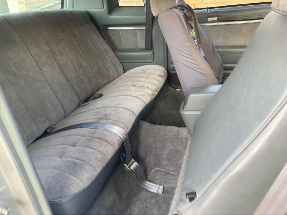 1986 Pontiac Parisienne - Image 8 of 10