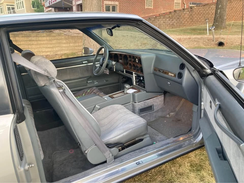 1986 Pontiac Parisienne - Image 7 of 10