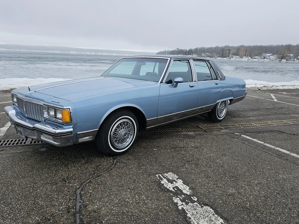 1986 Pontiac Parisienne - Image 14 of 31