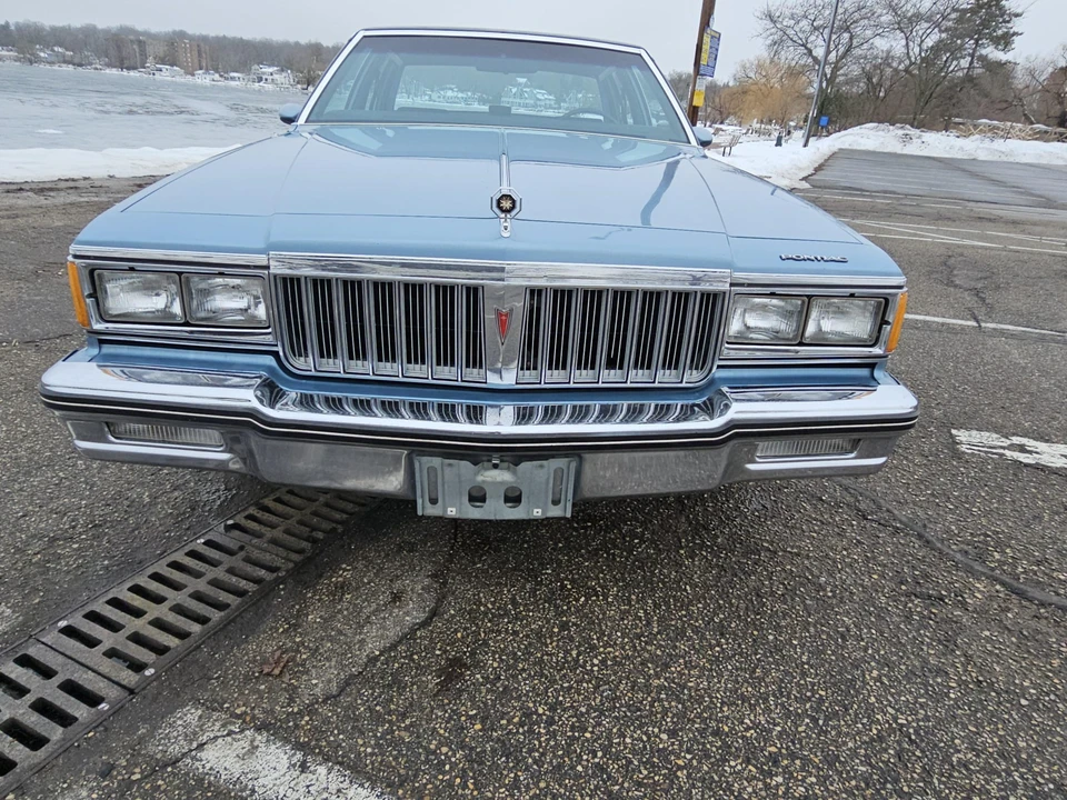 1986 Pontiac Parisienne - Image 13 of 31