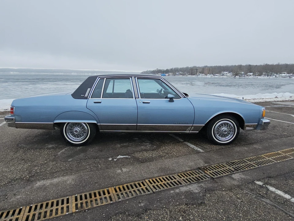 1986 Pontiac Parisienne - Image 22 of 31
