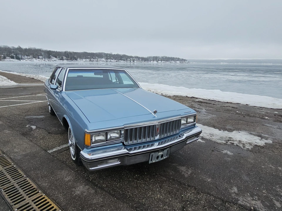 1986 Pontiac Parisienne - Image 11 of 31
