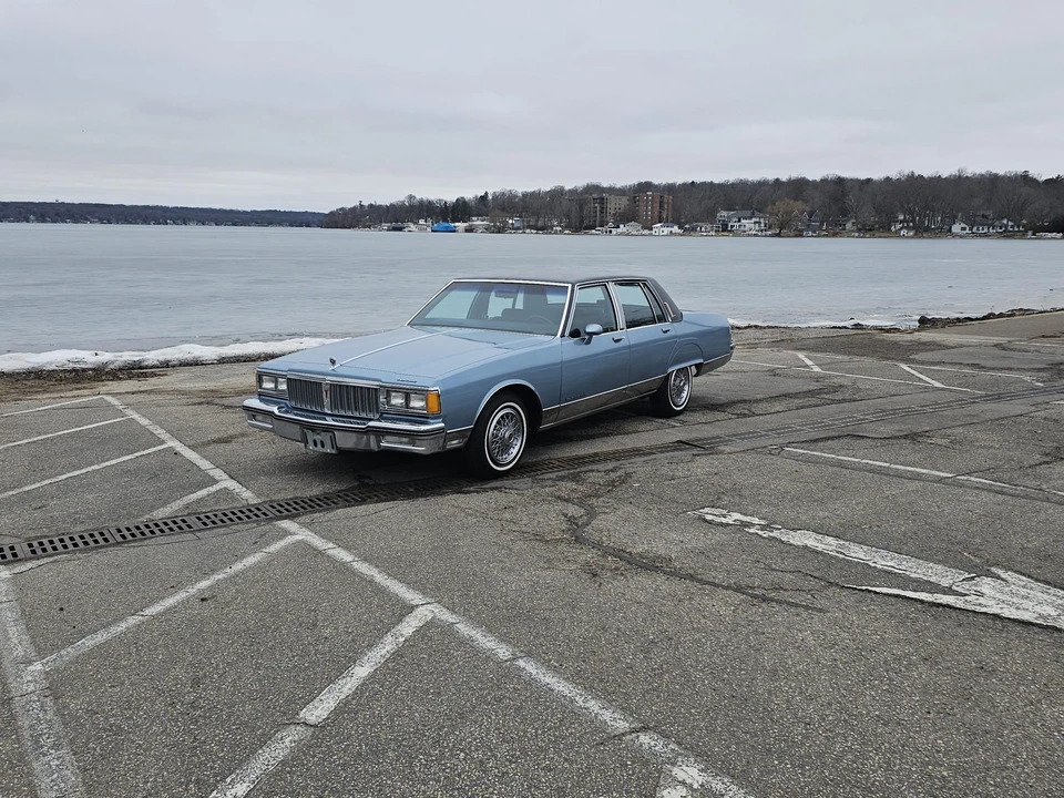 1986 Pontiac Parisienne - Image 2 of 31
