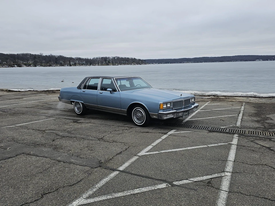 1986 Pontiac Parisienne - Image 9 of 31