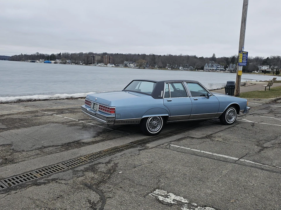 1986 Pontiac Parisienne - Image 7 of 31