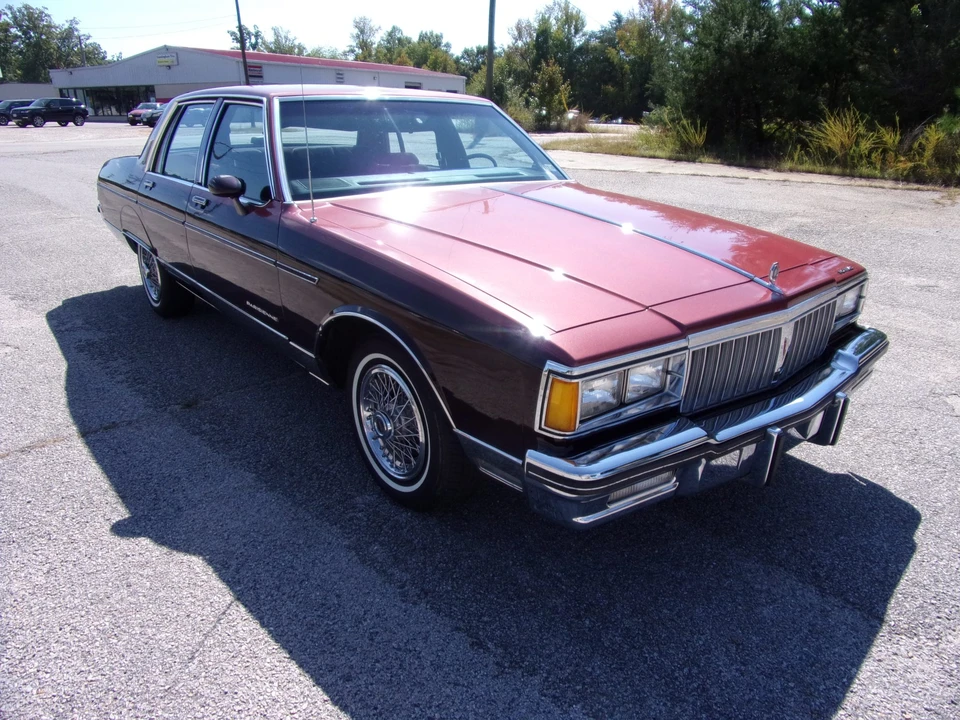 1986 Pontiac Parisienne - Image 11 of 31