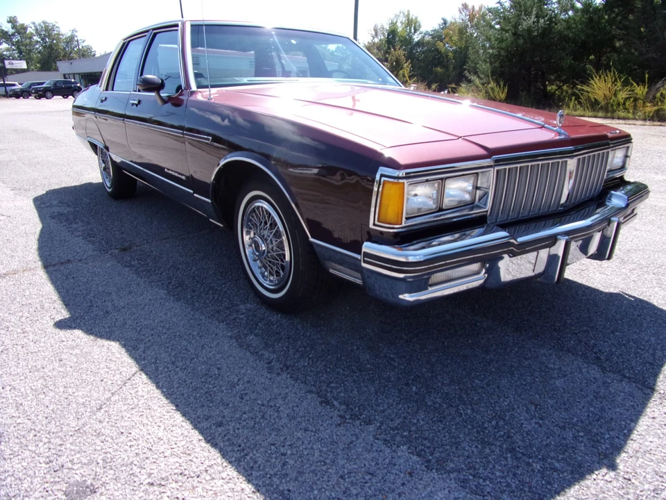 1986 Pontiac Parisienne - Image 12 of 31