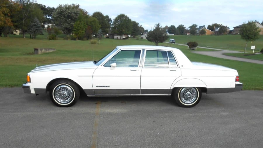 1986 Pontiac Parisienne - Image 7 of 23