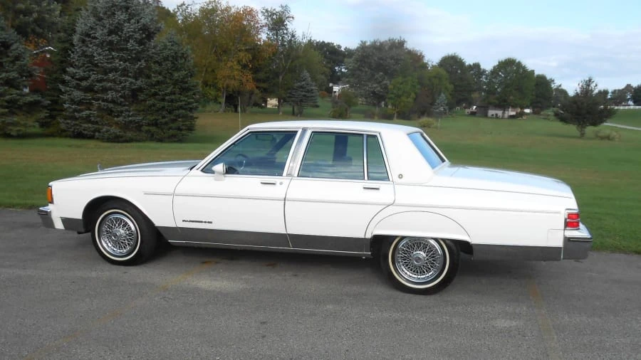 1986 Pontiac Parisienne - Image 8 of 23