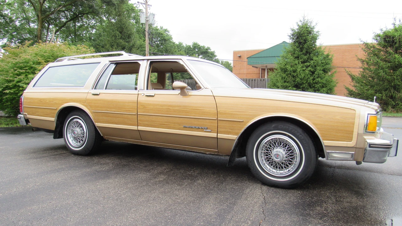 1986 Pontiac Parisienne - Image 9 of 31