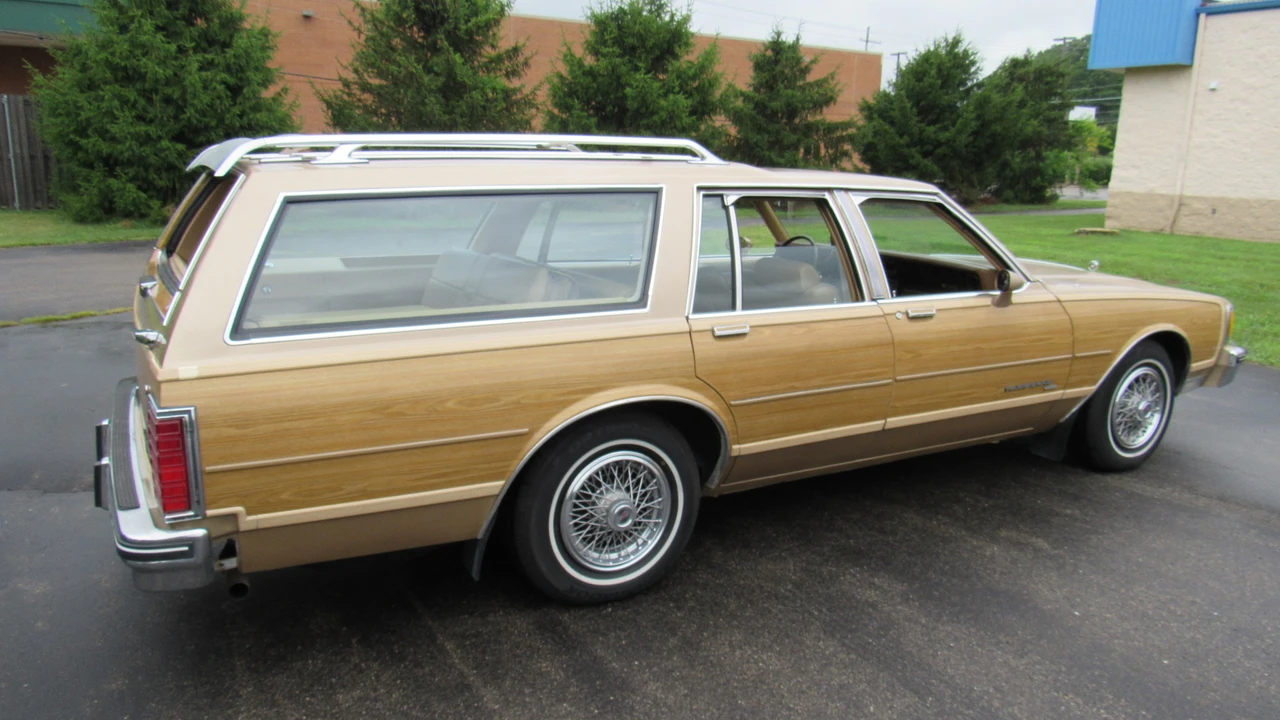 1986 Pontiac Parisienne - Image 17 of 31