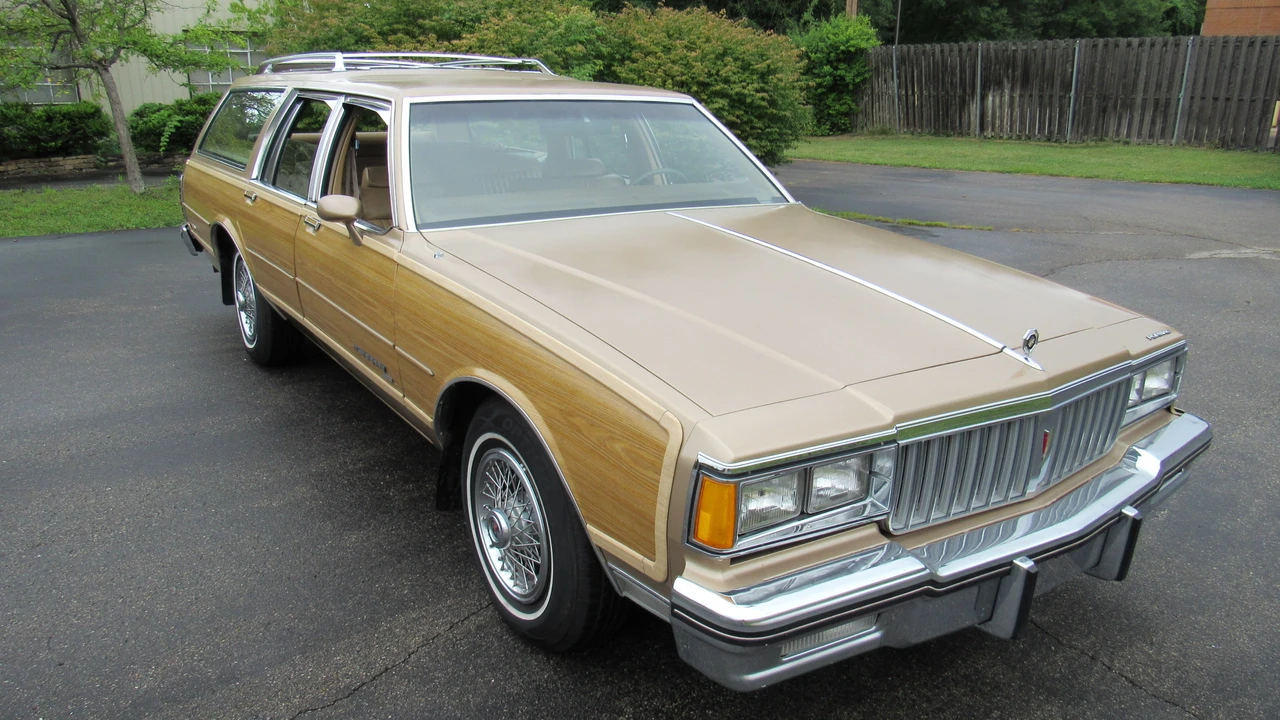 1986 Pontiac Parisienne - Image 11 of 31