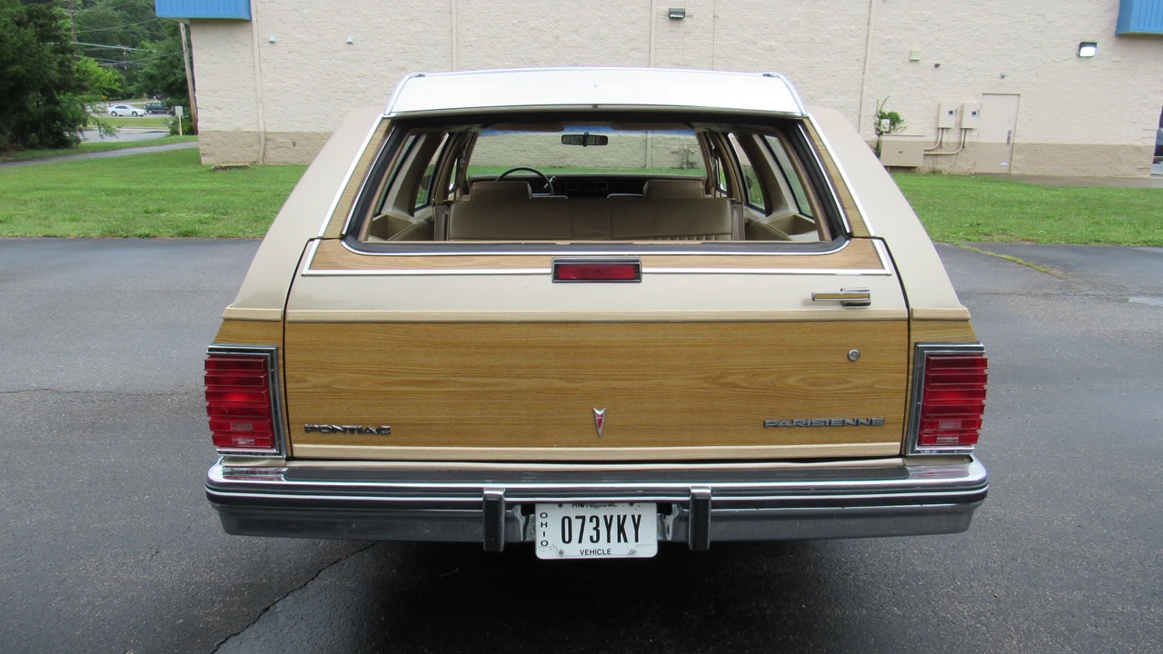 1986 Pontiac Parisienne - Image 24 of 31
