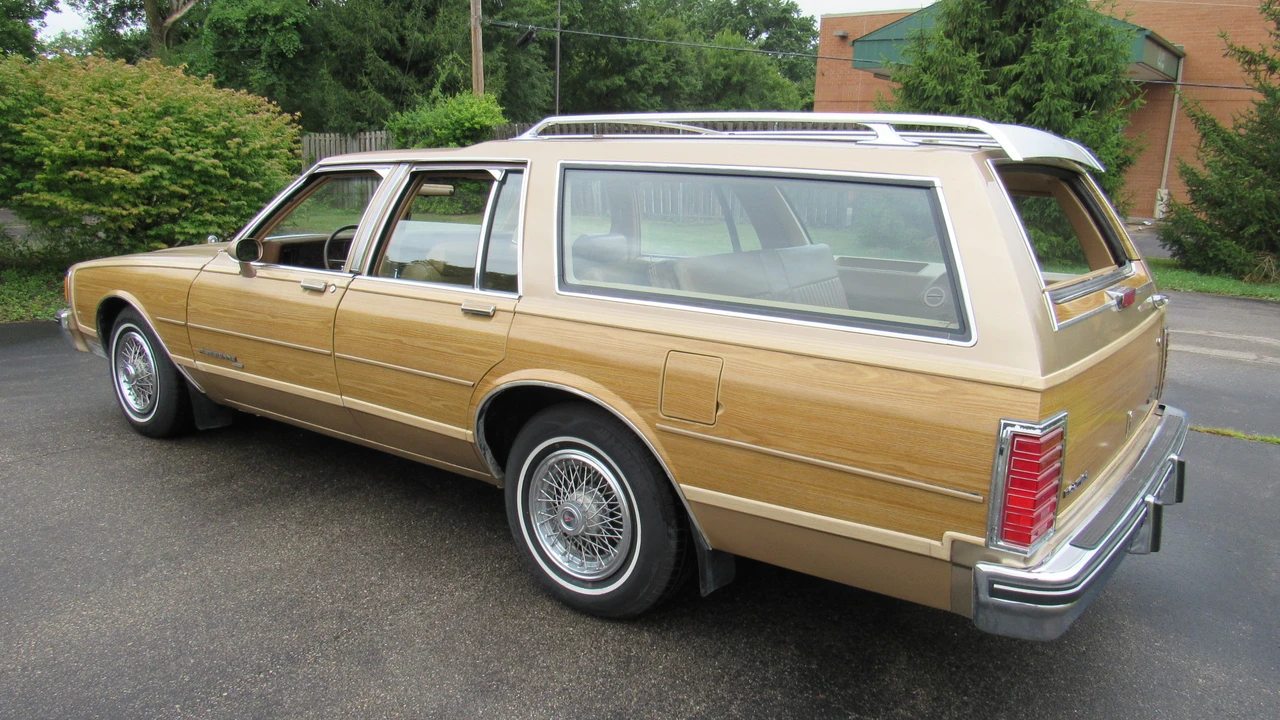 1986 Pontiac Parisienne - Image 29 of 31