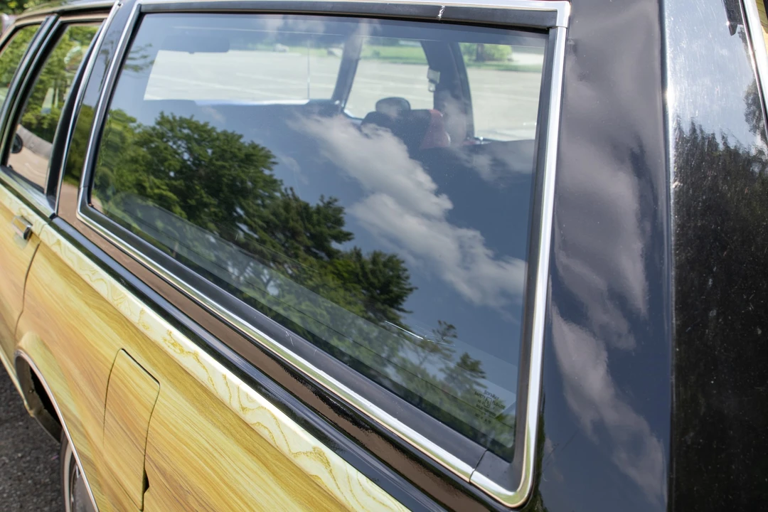 1986 Pontiac Parisienne - Image 25 of 31