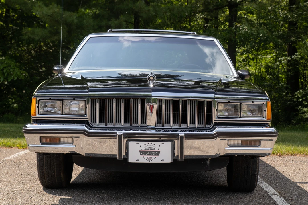 1986 Pontiac Parisienne - Image 9 of 31