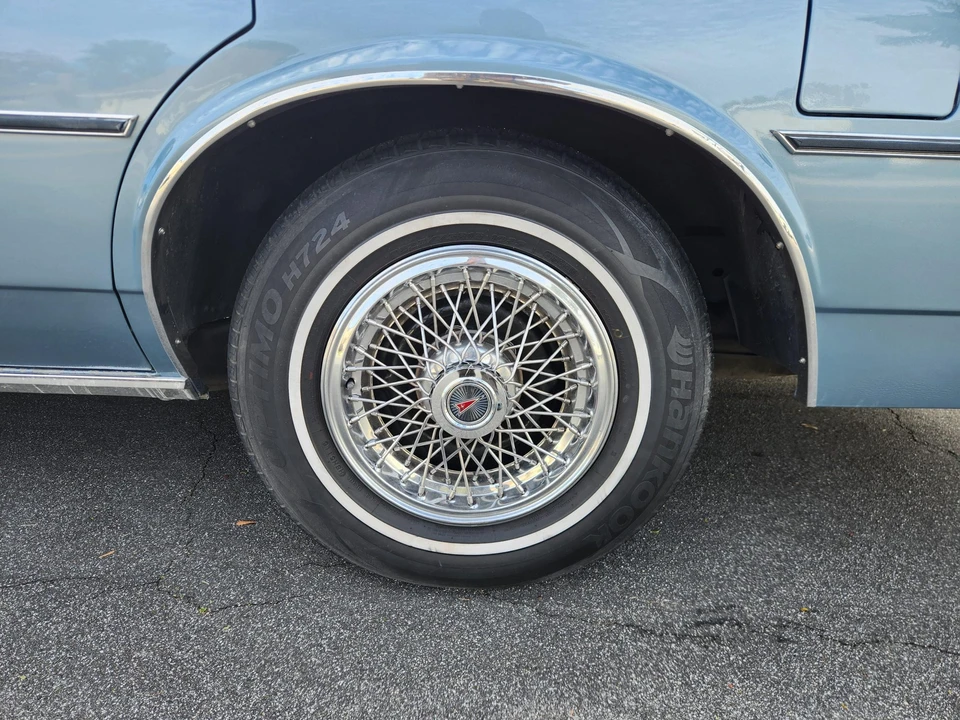 1986 Pontiac Safari - Image 22 of 31