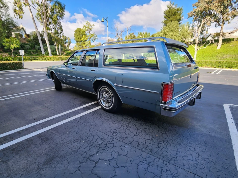 1986 Pontiac Safari - Image 7 of 31
